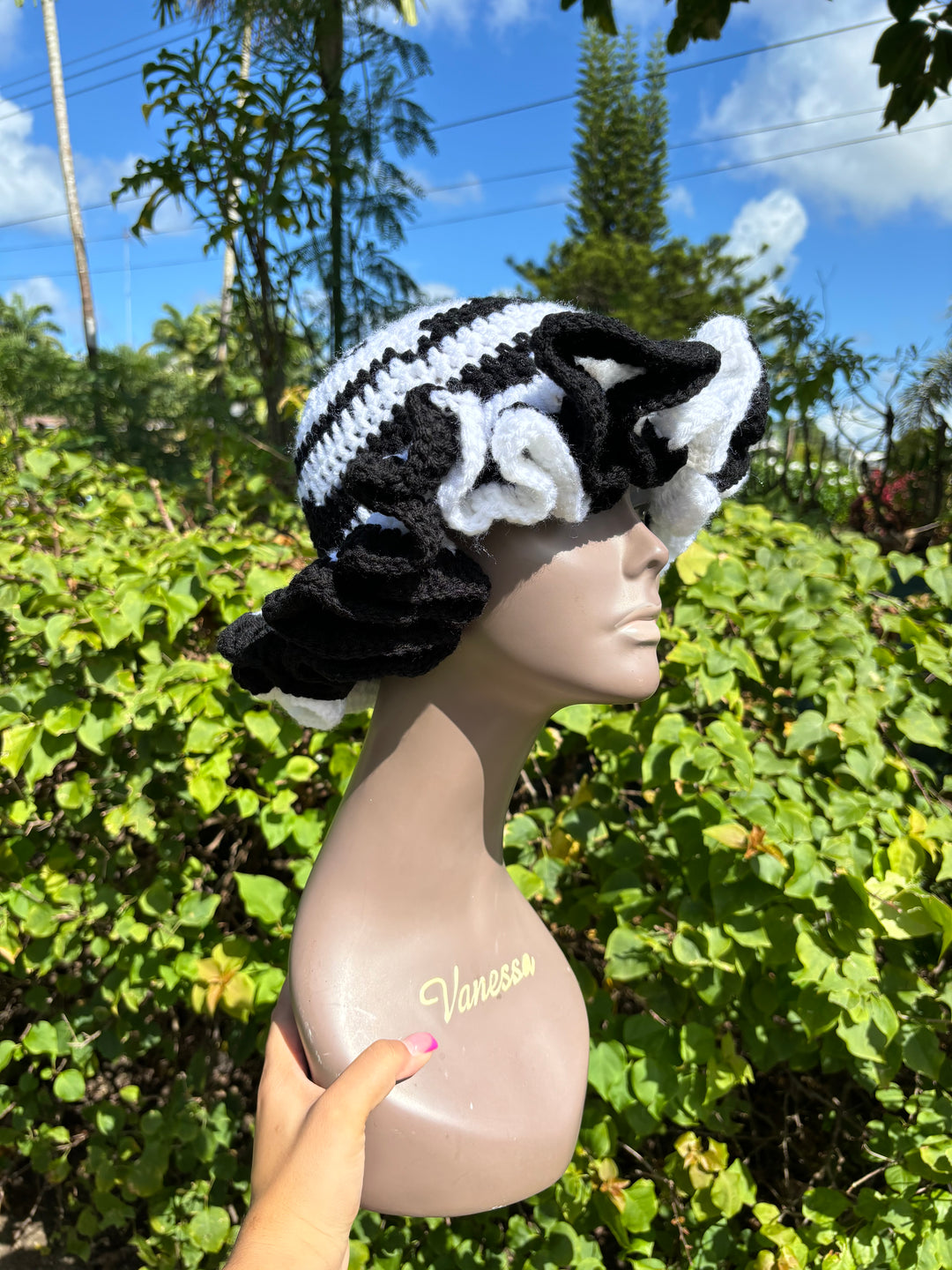 Crochet Ruffle Hat (2 Colours)